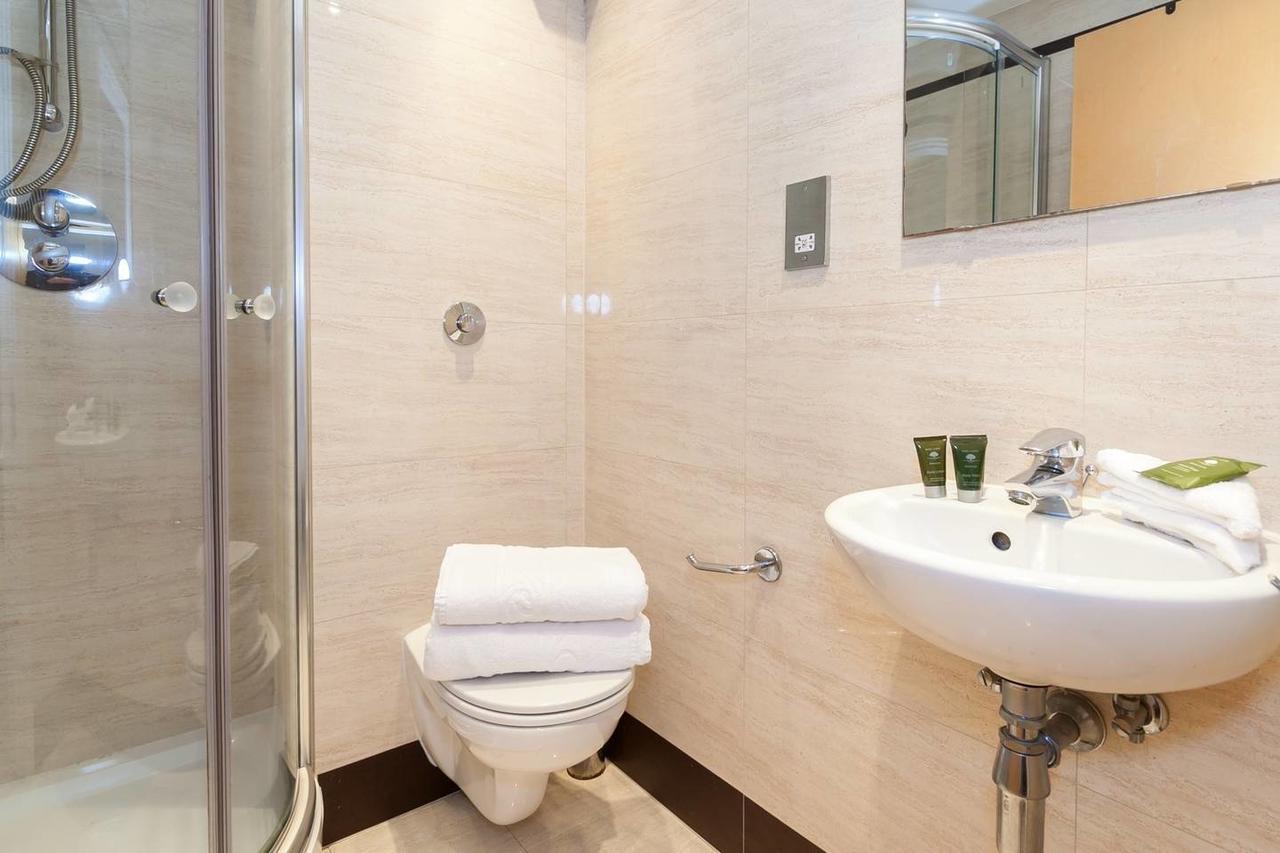 Modern 2br Flat In Apartment *