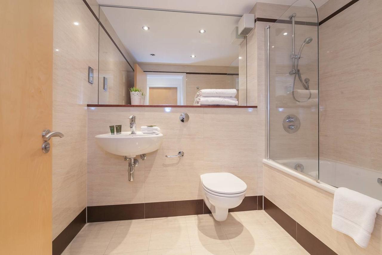 Modern 2br Flat In Apartment