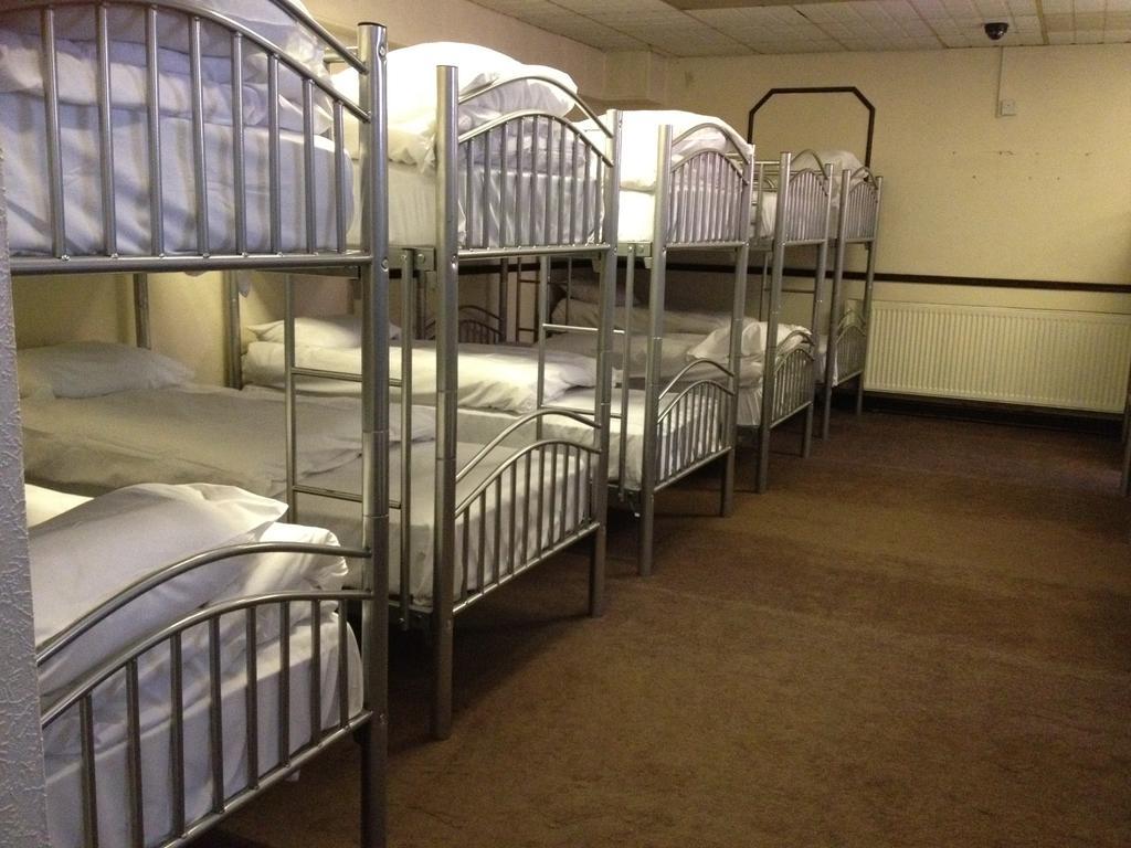 Hostel Ashton House