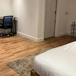 Spacious 1-Bed Apt In Stretford