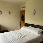 6Guests-Parking-Petsok-Familyfriendly-Garden
