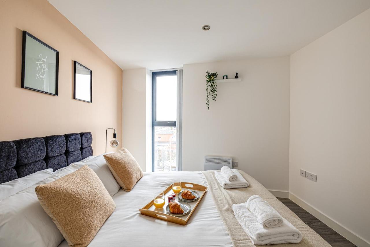 Stunning 2 Bed With Free Parking Close To Cc