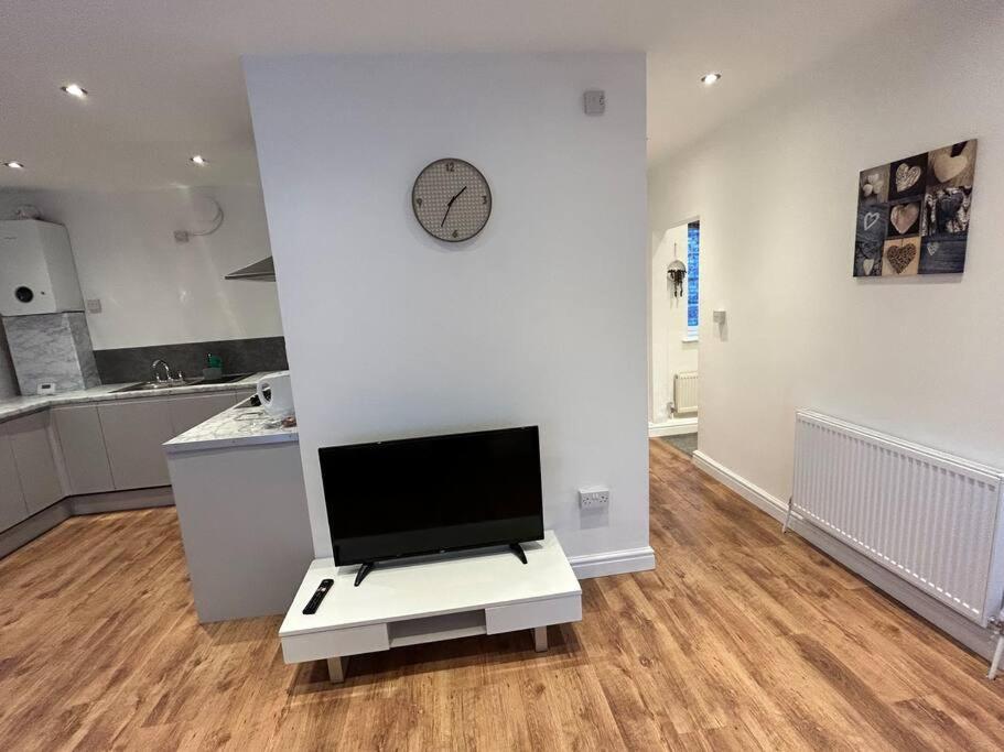 Apartment Spacious 1-bed In Stretford Manchester