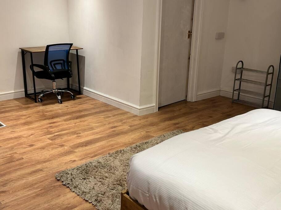 Apartment Spacious 1-bed In Stretford