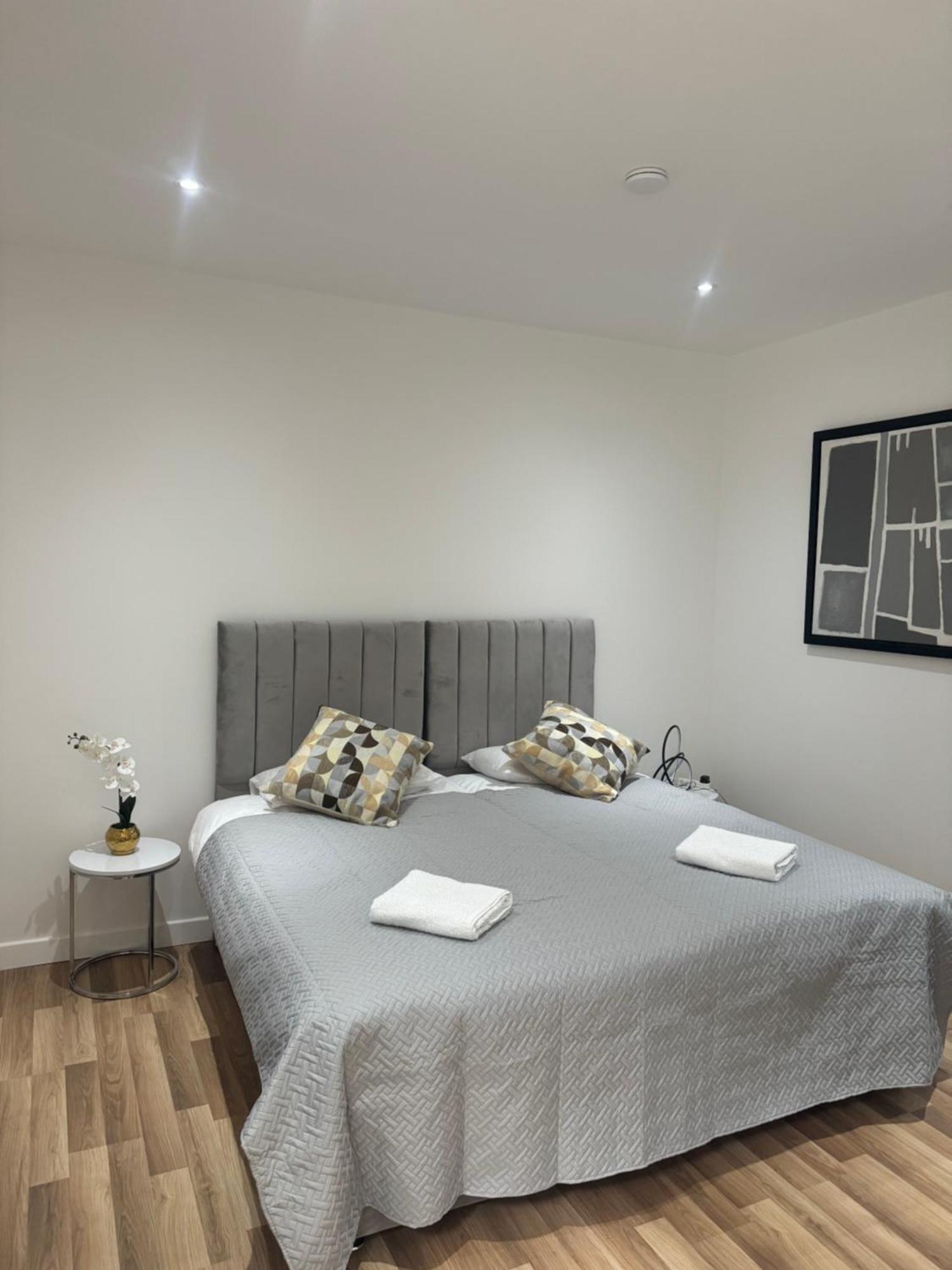 Mk Apartments, Chorlton, Manchester, Car Park * Manchester