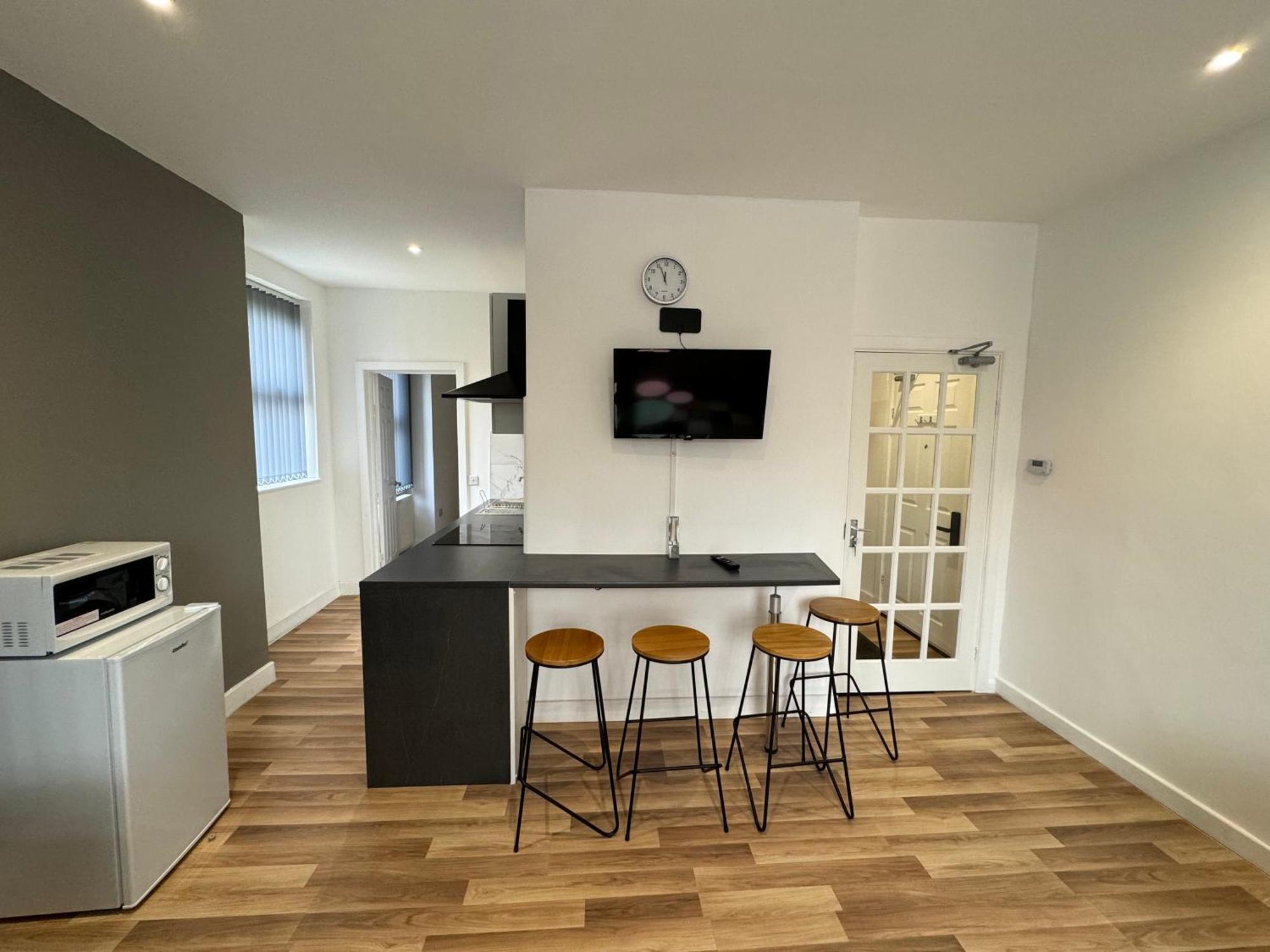 Mk Apartments, Chorlton, Manchester, Car Park Apartment Manchester