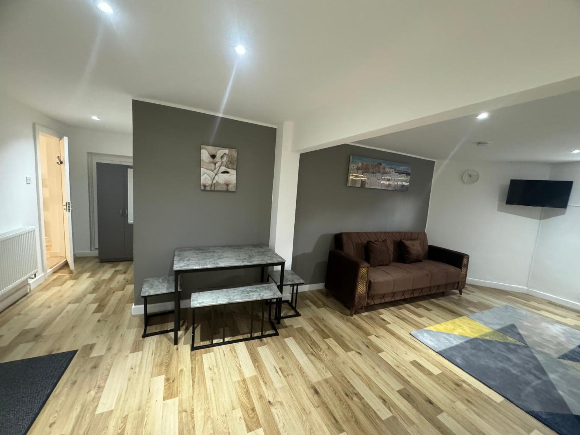 Mk Apartments, Chorlton, Manchester, Car Park * Manchester