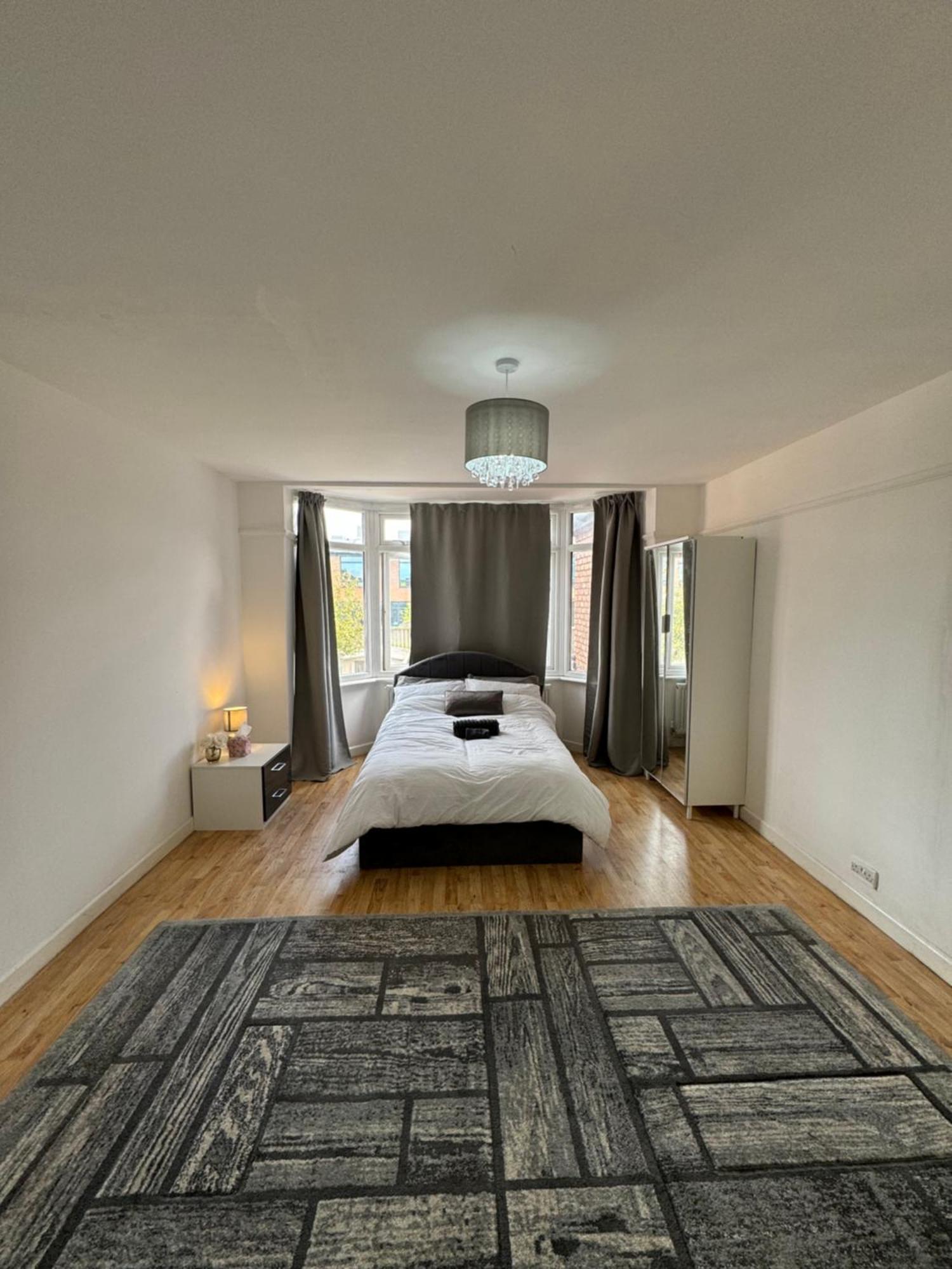 Elegant Estates Humble Abode 3 Homestay Manchester