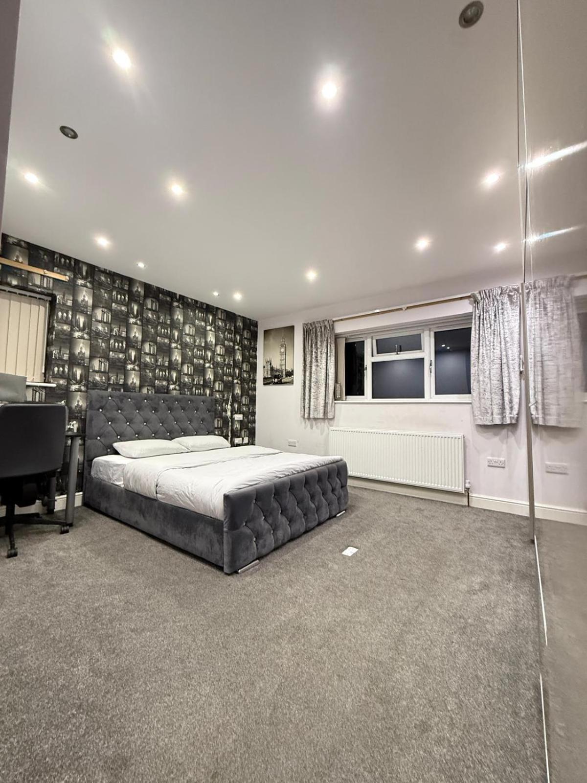 The Crib * Manchester