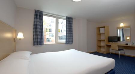 Travelodge Ancoats Hotel 3*