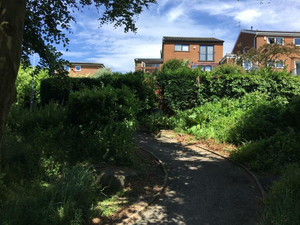 The Garden Apartment, Near Airport & *
