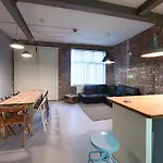 Mason Street Apartment Sleeps 16