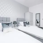 2 Bedroom Apartment Manchester Hosted By Mcr Dens