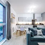 2 Bedroom Apartment Manchester Hosted By Mcr Dens