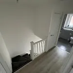 Large Bright King Sized Room - Short Walk From Cc