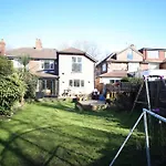 Spacious Family Home In Chorlton