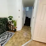 Watan Cottage - Spacious 3 Bedrooms Entire House With Beautiful Outdoor Garden