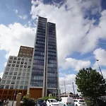 Brand New Luxury 2-Bed Flat With Stunning Views