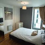 Hallsphere - Stunning Apartment Salford Quays