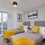 Lovely Central Abode - Amazing Views - Parking
