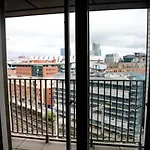 Onpoint Apartments - Spacious 2 Bedroom Apt - City Centre With Balcony
