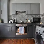 Modern & Bright Apartments In Manchester - Iq Hollingworth House