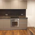 Stunning 2-Bed Apartment In Manchester City Centre