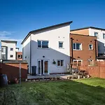 Walking Distance To Etihad And Coop Live Arena With Free Parking