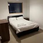 Bigkings Stylish 2 Bedroom Apartment With Free On Street Parking