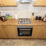 M18 Abbey Hey Guesthouse