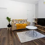 M18 Abbey Hey Guesthouse