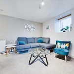 Pass The Keys Lovely 2 Bedroom Apartment In Manchester
