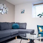Pass The Keys Lovely 2 Bedroom Apartment In Manchester