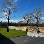 Manchester Luxury Country House Close To The City With Hot Tub & Bbq Fire Pit.