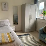 Spacious And Amazing 4 Bedroom Detached House