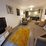 Stylish 2 Bed Apt In Manchester City Centre