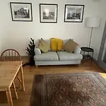 3-Bedroom Home With Free Parking In Chorlton