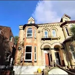 1 Bed Apartment In Whaley Range Manchester - Up To 4 Sleep!!