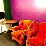 Lovely 2 Bedroom Flat Near City And Train Station