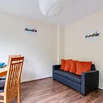 Convenient 1Bed Apt Close To Transport Links