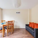 Convenient 1Bed Apt Close To Transport Links