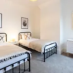 Stunning Scandi 3 Bed House In Manchester-Parking
