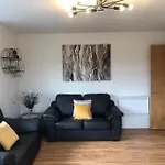 Amazing 3 Bed Penthouse With Large Balcony
