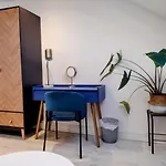 Stylish Master Ensuite In Contemporary 3 Bed Semi