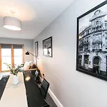 Super Spacious 2 Bed Apartment