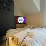 Deluxe Centrally Located Studio Apt In Manchester