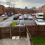 Entire Captivating 2-Bed House In Manchester