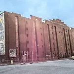 Apartment In Old Trafford