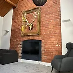 Gorgeous 2 Bed Loft Style Apartment