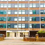 Modern One Bedroom Apartment Near Old Trafford Stadium